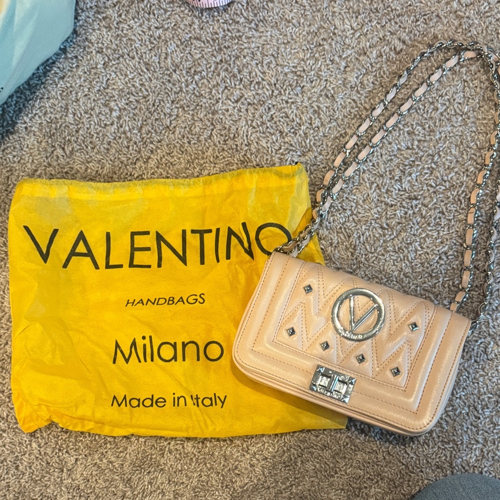 Elegant ValentinoDesigner Chain Bag